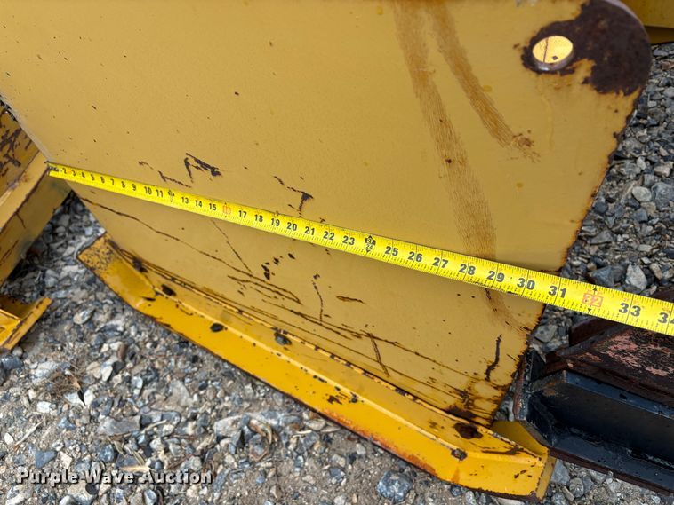 image for item EC8246 Snow pusher