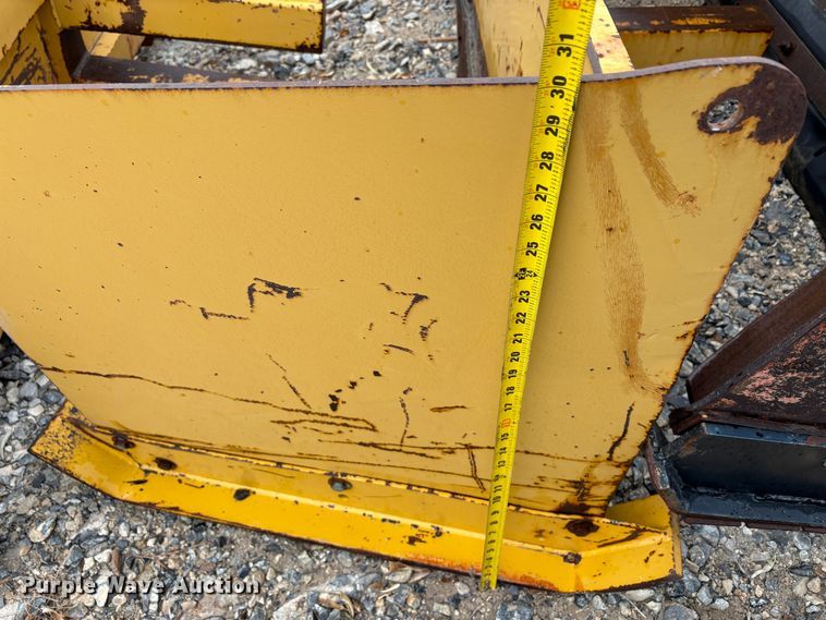 image for item EC8246 Snow pusher