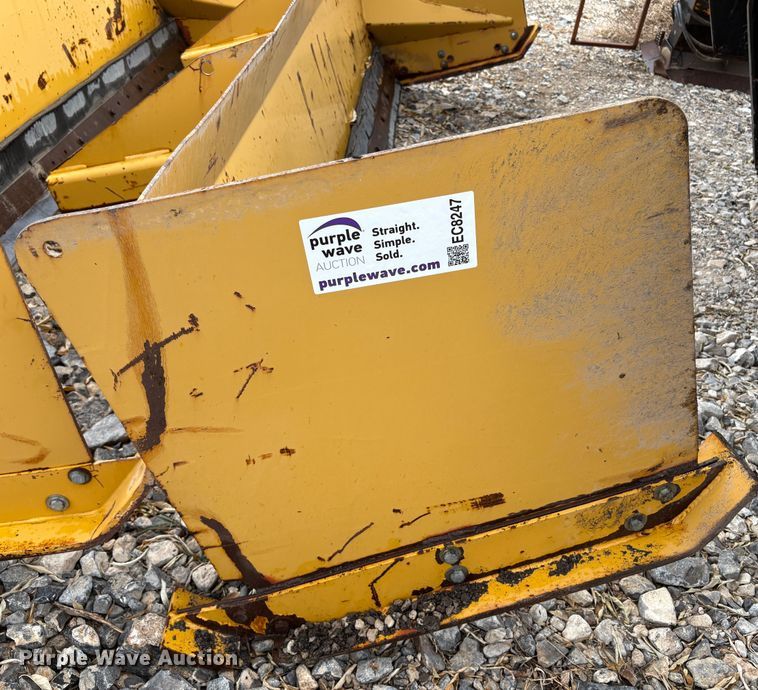 image for item EC8247 Snow pusher