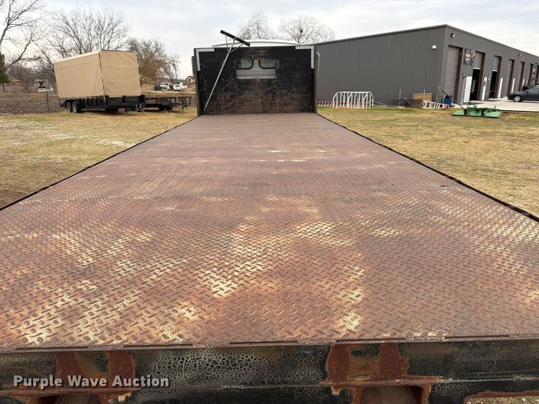 image for item ED5129 2000 Sterling L-Line flatbed truck