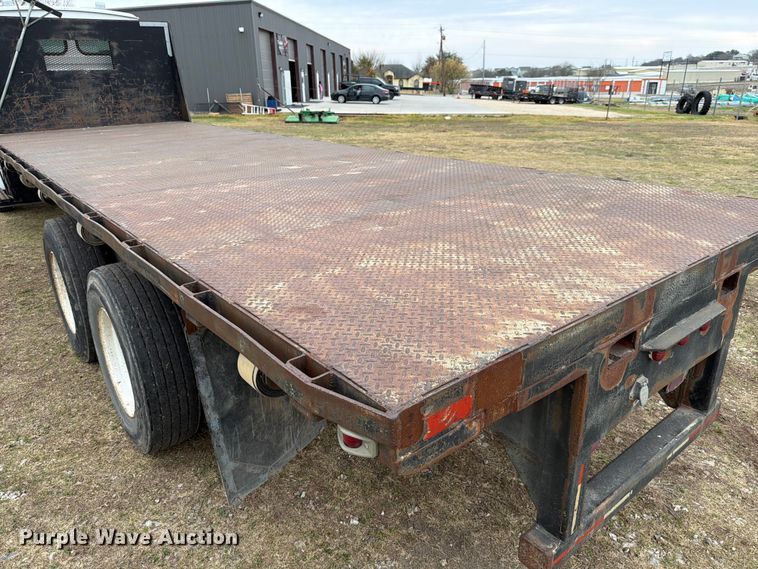 image for item ED5129 2000 Sterling L-Line flatbed truck