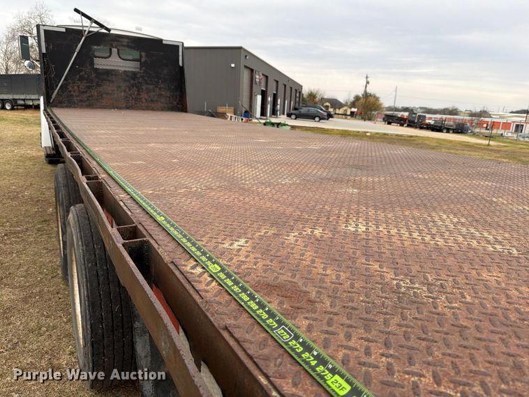 image for item ED5129 2000 Sterling L-Line flatbed truck