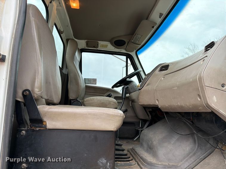 image for item ED5129 2000 Sterling L-Line flatbed truck