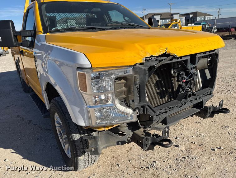 image for item EE3435 2022 Ford F350 Super Duty utility bed pickup truck
