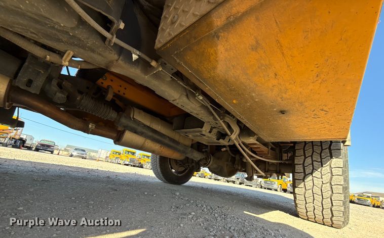 image for item EE3435 2022 Ford F350 Super Duty utility bed pickup truck