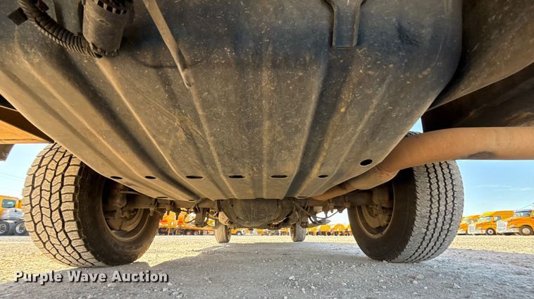 image for item EE3435 2022 Ford F350 Super Duty utility bed pickup truck