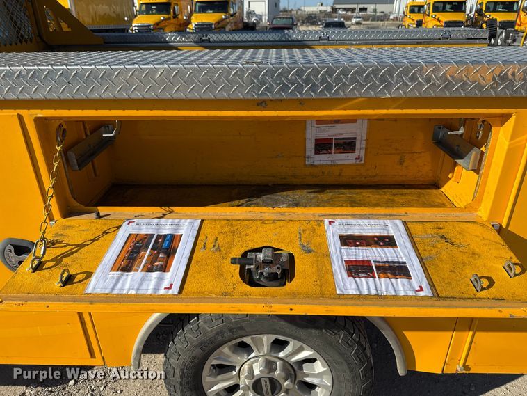 image for item EE3435 2022 Ford F350 Super Duty utility bed pickup truck