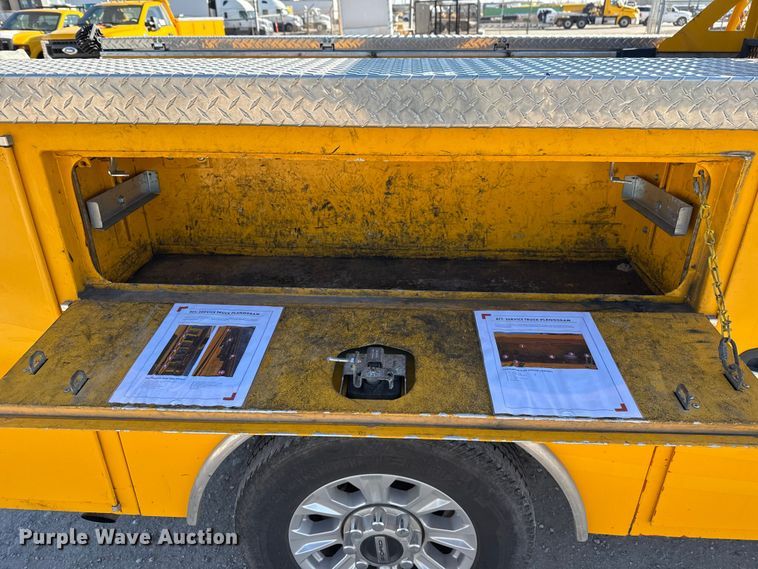 image for item EE3435 2022 Ford F350 Super Duty utility bed pickup truck