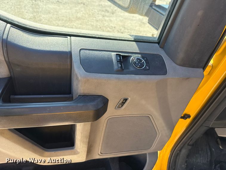 image for item EE3435 2022 Ford F350 Super Duty utility bed pickup truck