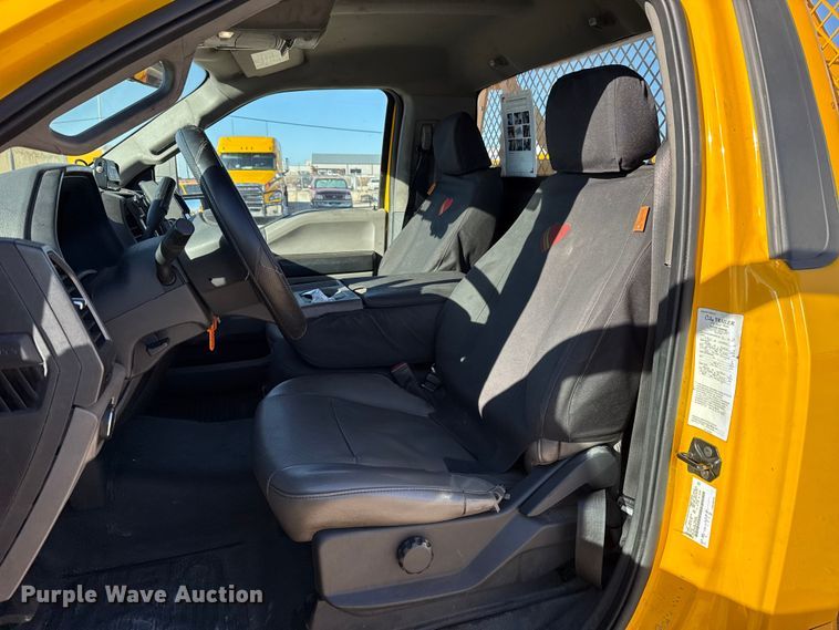 image for item EE3435 2022 Ford F350 Super Duty utility bed pickup truck