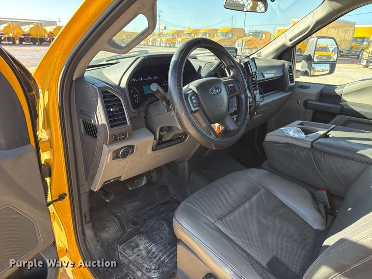 image for item EE3435 2022 Ford F350 Super Duty utility bed pickup truck