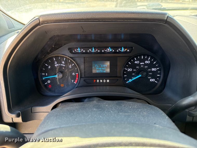 image for item EE3435 2022 Ford F350 Super Duty utility bed pickup truck