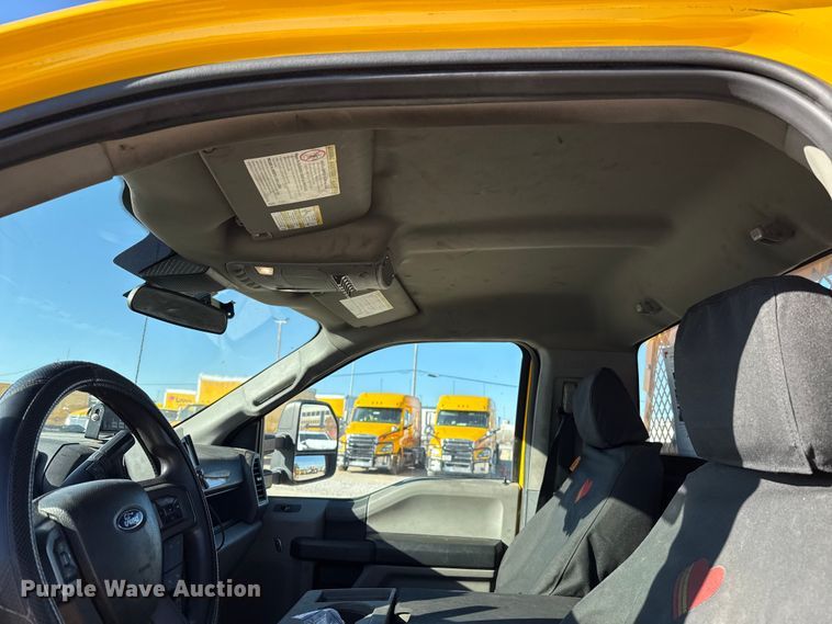 image for item EE3435 2022 Ford F350 Super Duty utility bed pickup truck