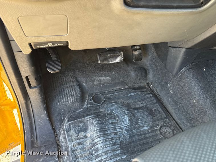 image for item EE3435 2022 Ford F350 Super Duty utility bed pickup truck