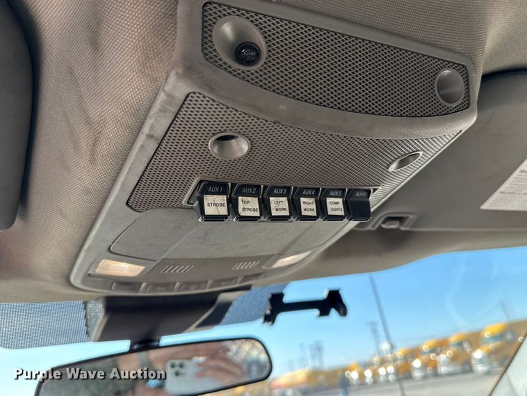 image for item EE3435 2022 Ford F350 Super Duty utility bed pickup truck