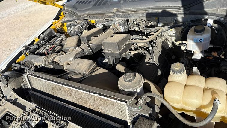 image for item EE3435 2022 Ford F350 Super Duty utility bed pickup truck