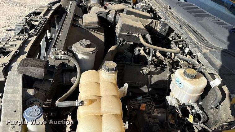 image for item EE3435 2022 Ford F350 Super Duty utility bed pickup truck