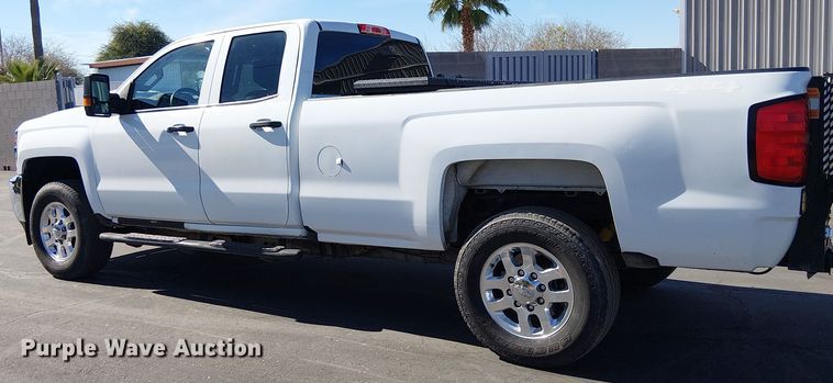 image for item EE5160 2019 Chevrolet Silverado 2500HD Ext. Cab pickup truck