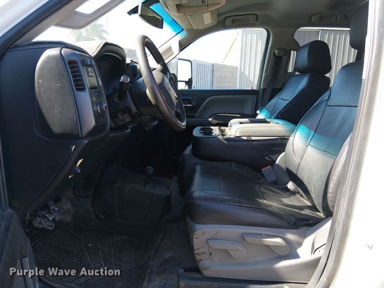 image for item EE5160 2019 Chevrolet Silverado 2500HD Ext. Cab pickup truck