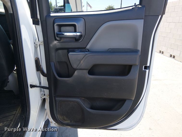 image for item EE5160 2019 Chevrolet Silverado 2500HD Ext. Cab pickup truck