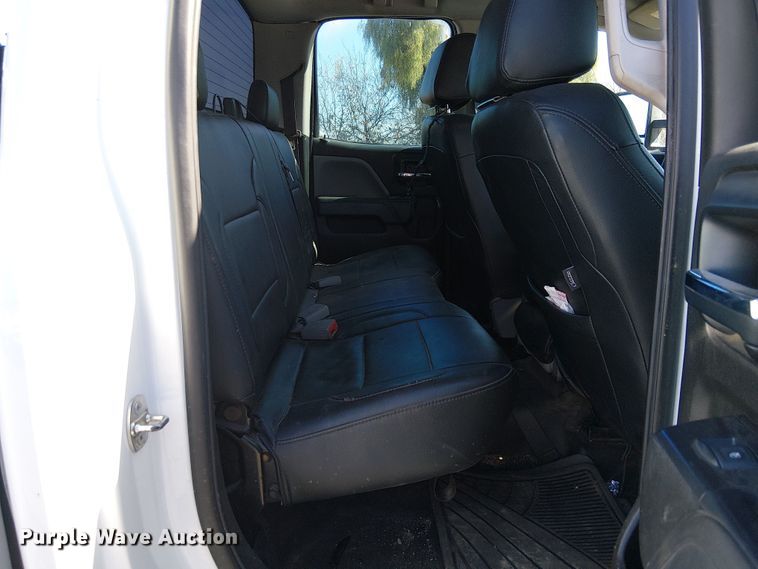 image for item EE5160 2019 Chevrolet Silverado 2500HD Ext. Cab pickup truck