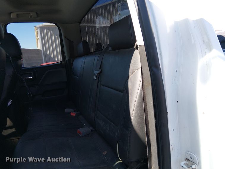 image for item EE5160 2019 Chevrolet Silverado 2500HD Ext. Cab pickup truck