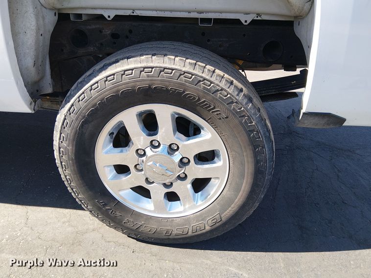 image for item EE5160 2019 Chevrolet Silverado 2500HD Ext. Cab pickup truck