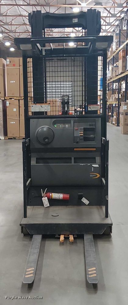 image for item EE5165 2017 Crown SP3520-30 order picker