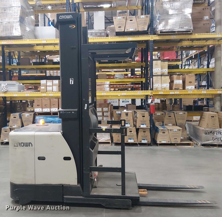 image for item EE5165 2017 Crown SP3520-30 order picker