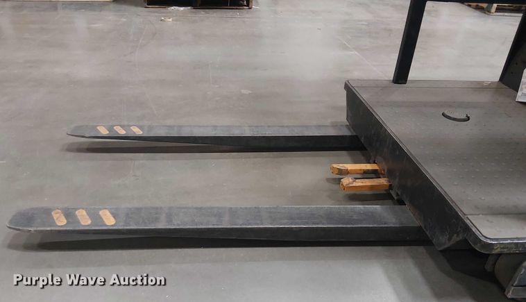 image for item EE5165 2017 Crown SP3520-30 order picker