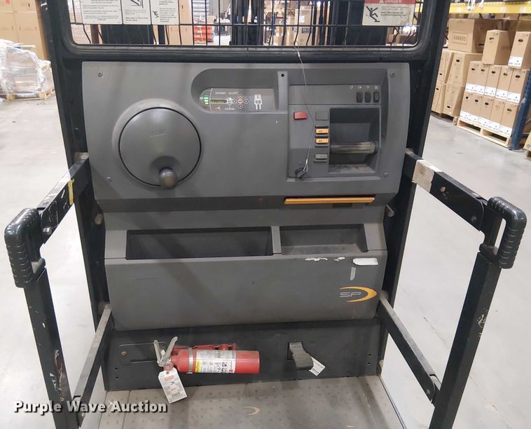 image for item EE5165 2017 Crown SP3520-30 order picker