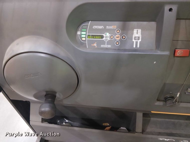 image for item EE5165 2017 Crown SP3520-30 order picker