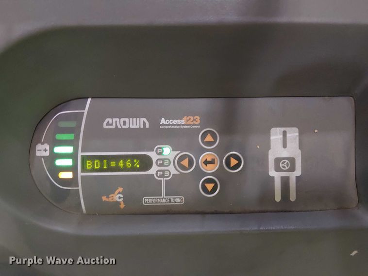 image for item EE5165 2017 Crown SP3520-30 order picker