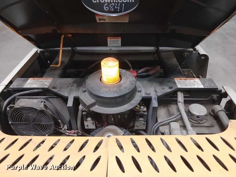 image for item EE5165 2017 Crown SP3520-30 order picker