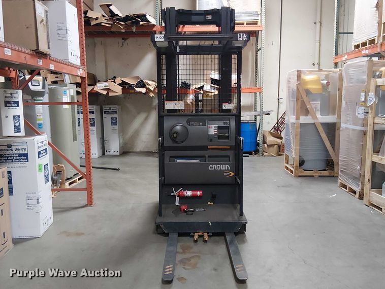 image for item EE5188 2016 Crown SP3520-30 order picker