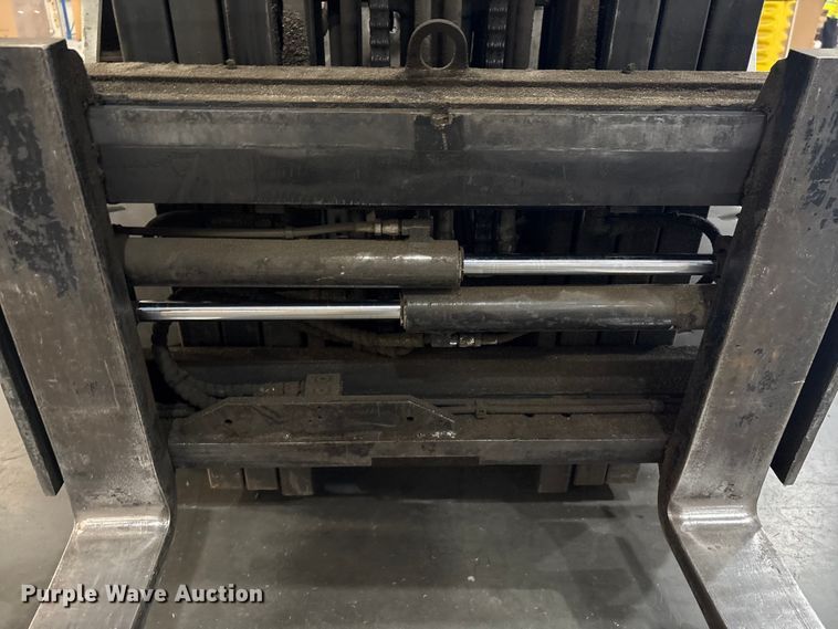 image for item EF0987 2017 UniCarriers CFS40 forklift