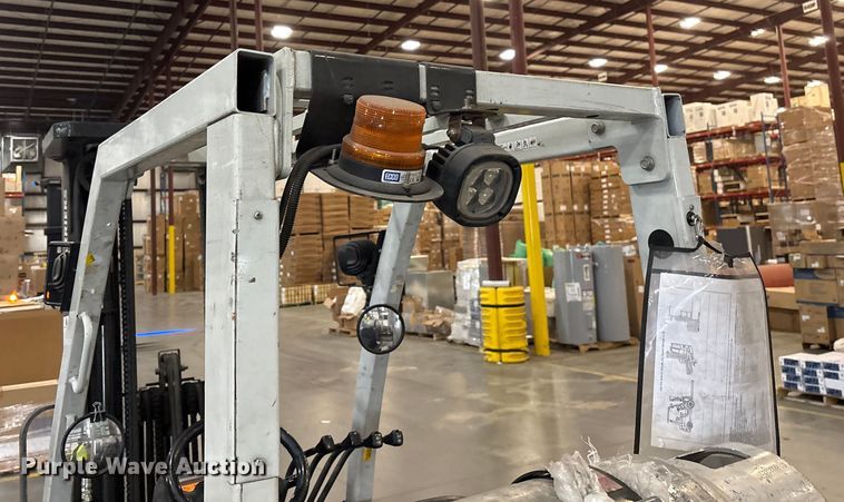 image for item EF0987 2017 UniCarriers CFS40 forklift