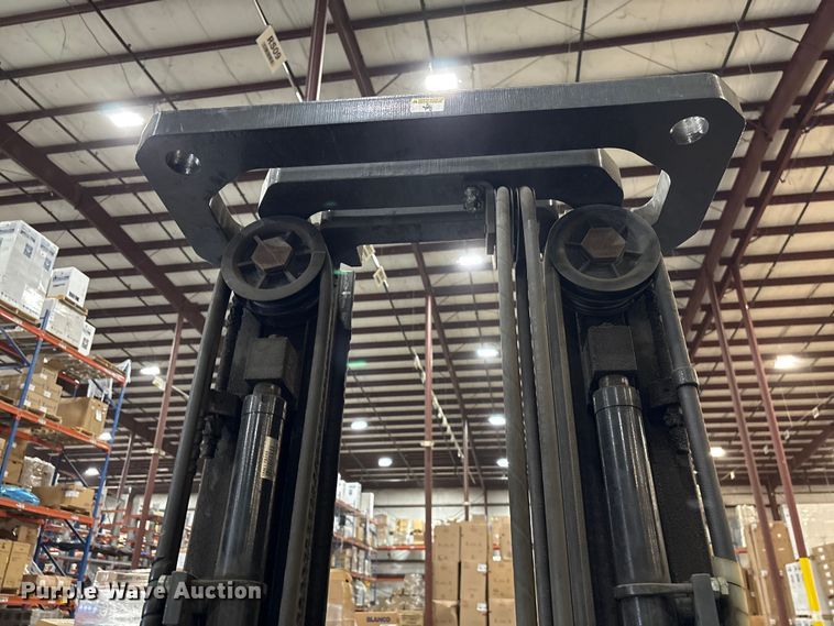 image for item EF0987 2017 UniCarriers CFS40 forklift