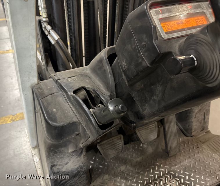 image for item EF0987 2017 UniCarriers CFS40 forklift