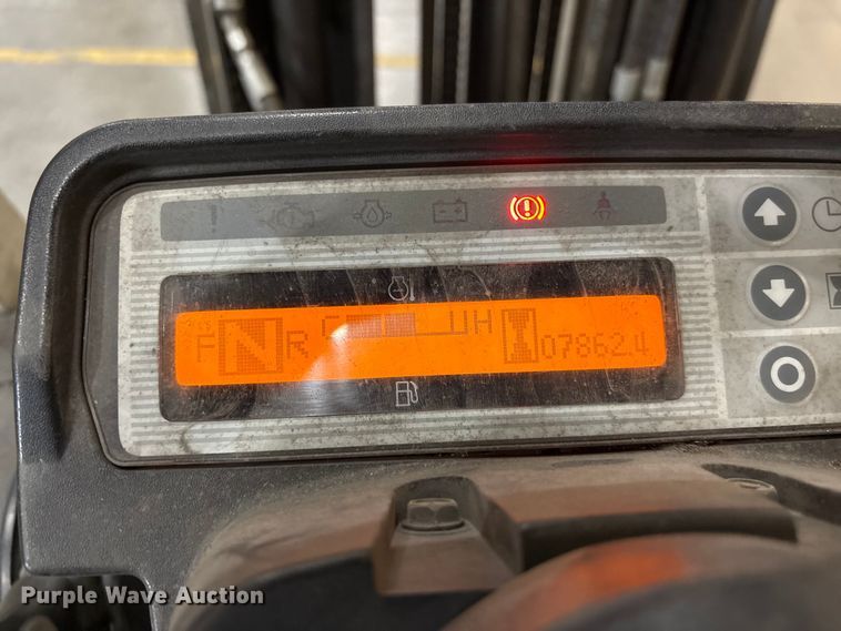 image for item EF0987 2017 UniCarriers CFS40 forklift