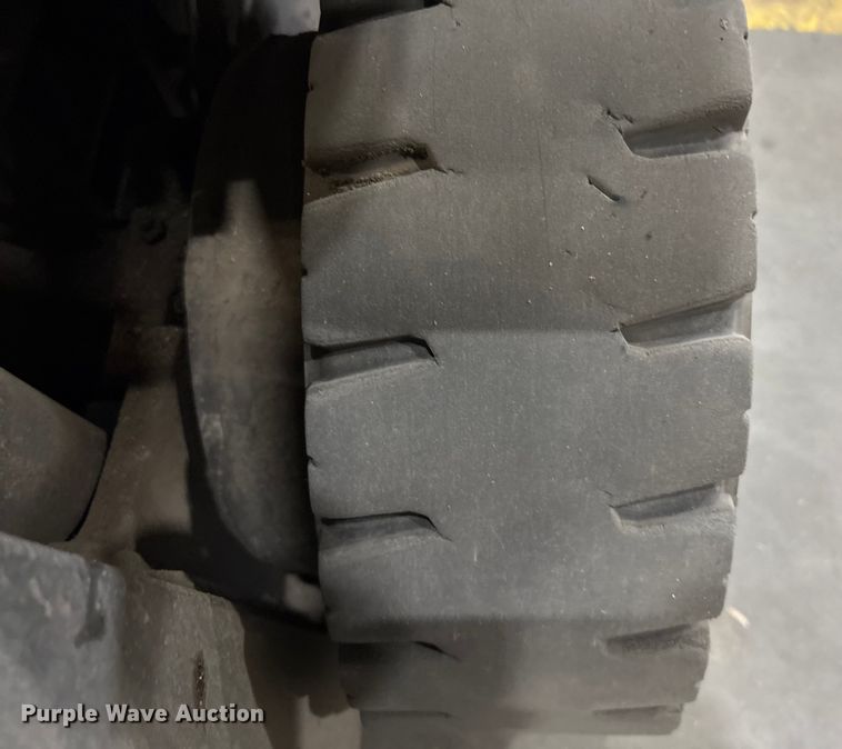 image for item EF0987 2017 UniCarriers CFS40 forklift