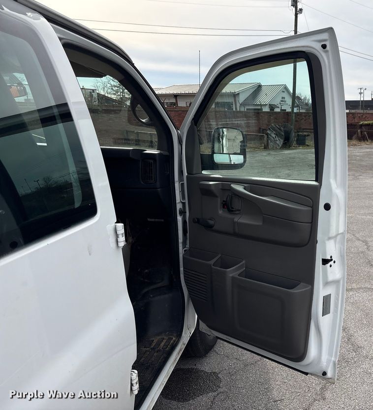 image for item EF0999 2012 Chevrolet Express 1500 van