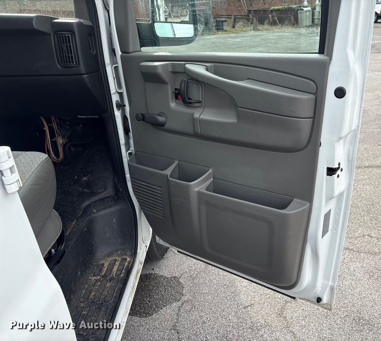 image for item EF0999 2012 Chevrolet Express 1500 van