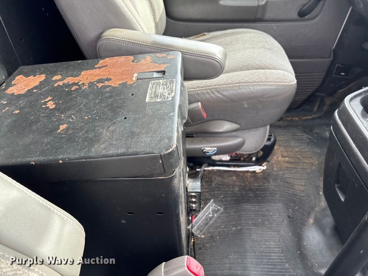 image for item EF0999 2012 Chevrolet Express 1500 van