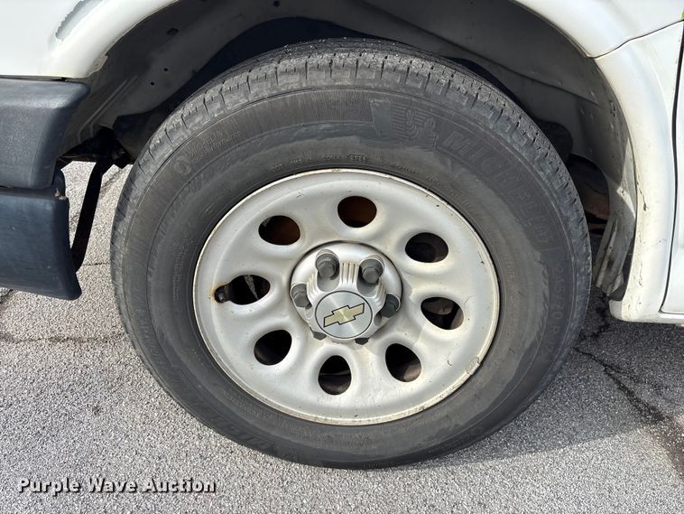 image for item EF0999 2012 Chevrolet Express 1500 van