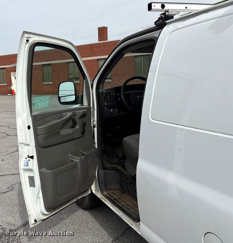 image for item EF1000 2012 Chevrolet Express 1500 van