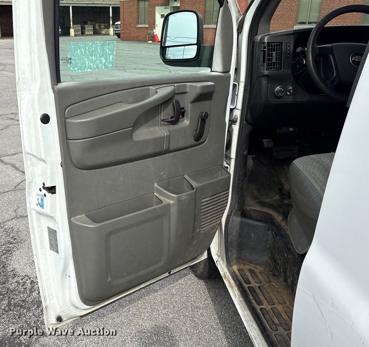 image for item EF1000 2012 Chevrolet Express 1500 van