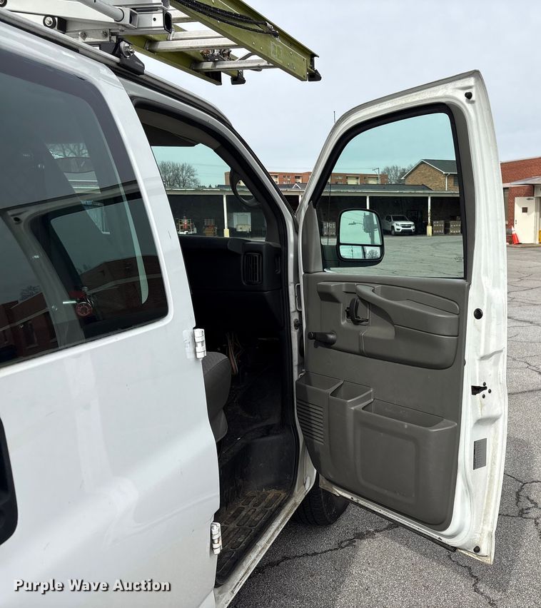 image for item EF1000 2012 Chevrolet Express 1500 van