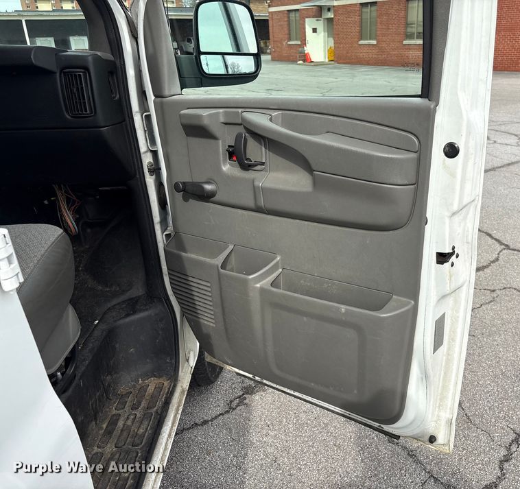 image for item EF1000 2012 Chevrolet Express 1500 van