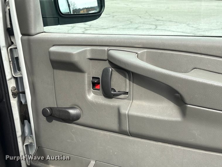 image for item EF1000 2012 Chevrolet Express 1500 van